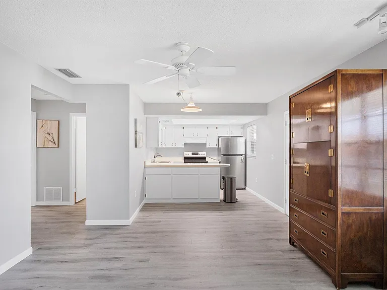 400 Base Ave E #223 — Photo 10