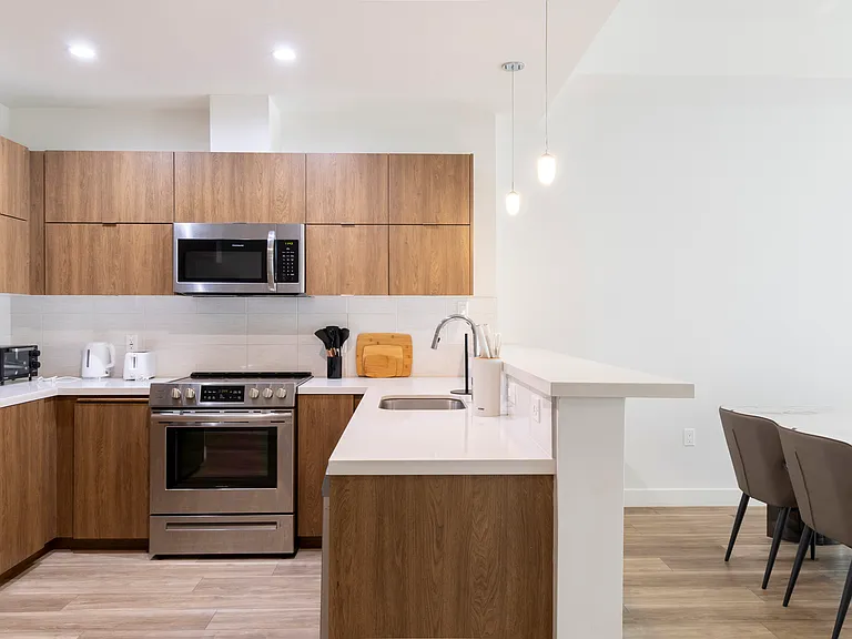801 1/2 S Berendo St #606 — Photo 4