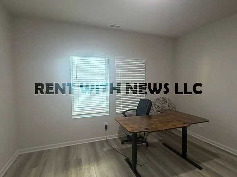 713 Riguard Way — Photo 22