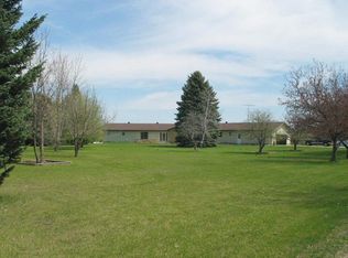 6549 E Lake Dr, Grand Forks, ND 58201