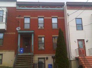 91 1st St, Albany, NY 12210