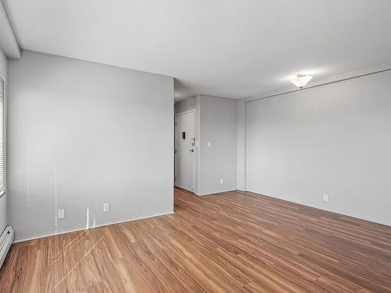 2915 W 50th St — Photo 50