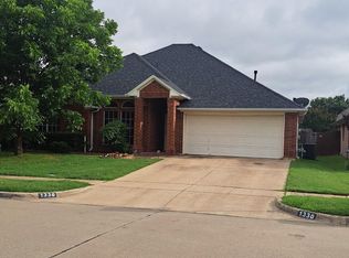 1330 Lyra Ln, Arlington, TX 76013