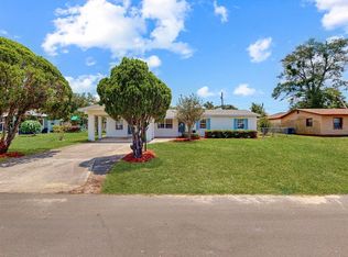 413 5th St S, Dundee, FL 33838