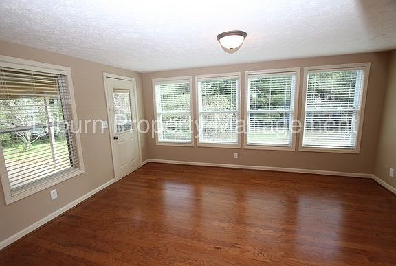 3rd image of 806 Tug Dr