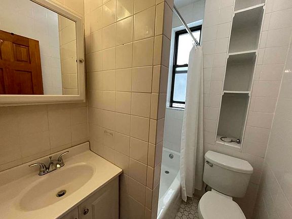 4th image of 300 E 91st St APT 4R