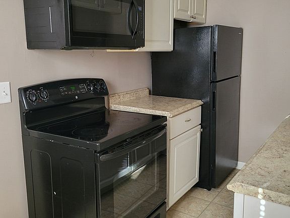 5th image of 239 N Glenwood Ave #239