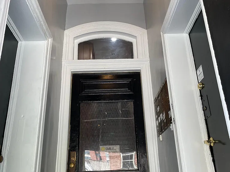 9 W Chase St — Photo 35