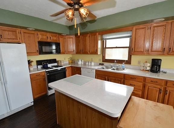 2nd image of 425 Manchester Dr