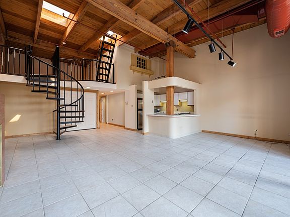 Kitchen / Living Room