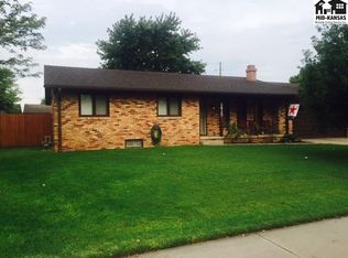 2413 Colorado St, Hutchinson, KS 67502