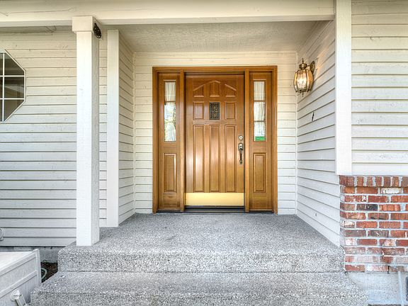 2nd image of 8924 166th Street Ct E
