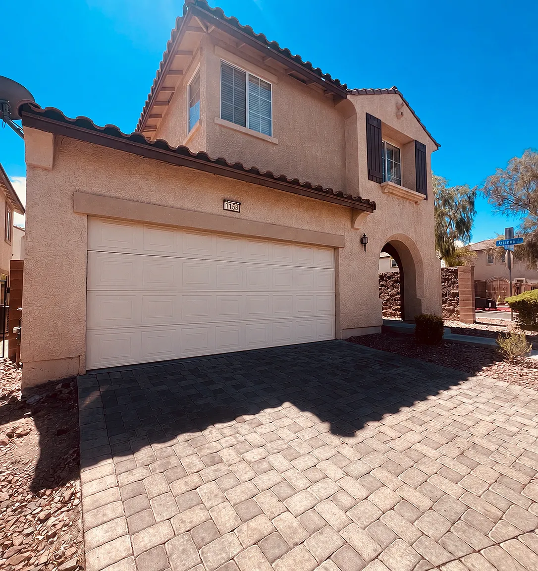 3 bed, 2.5 bath, 1505 sqft, $1,995 — Photo 1