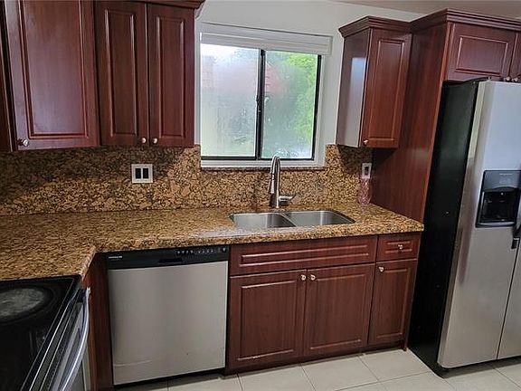 2nd image of 303 Lakeview Dr APT 202