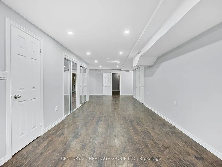 51 Burbank Cir #BASEMENT — Photo 9