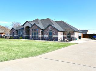 224 Kings Court Dr, Waxahachie, TX 75165