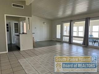 3rd image of 606 N Shore Dr