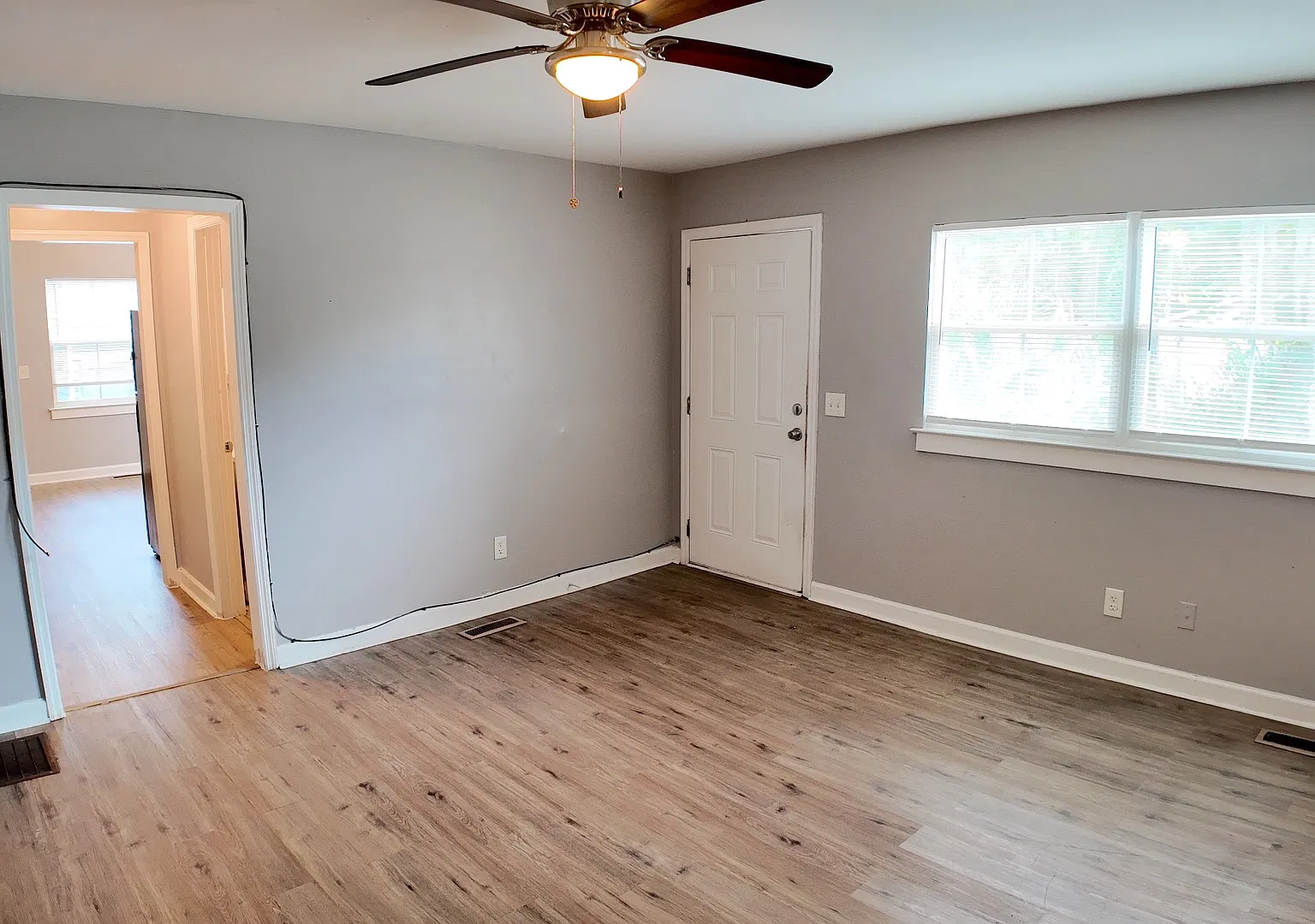 2314 Mississippi Ave - Unit B — Photo 3