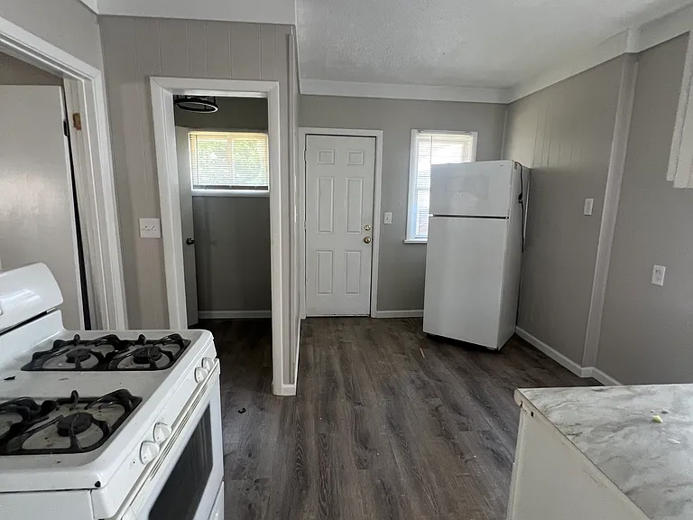 2081 W 103rd St #1 — Photo 7