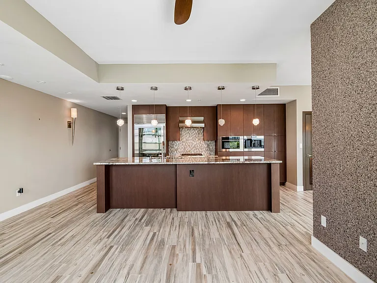 1120 E Kennedy Blvd #1030 — Photo 9
