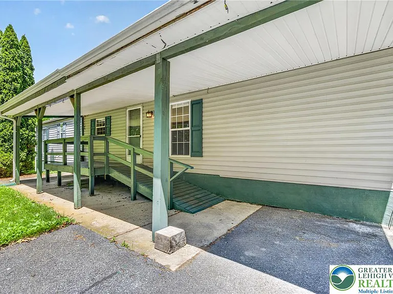 2674 Williams Rd — Photo 3