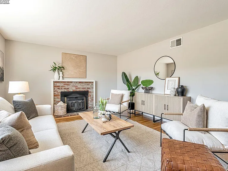 41819 Mahoney St — Photo 25