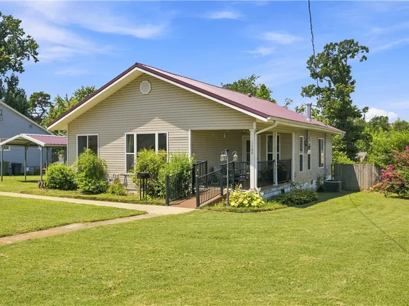 1300 S 9th St, Rogers, AR 72756