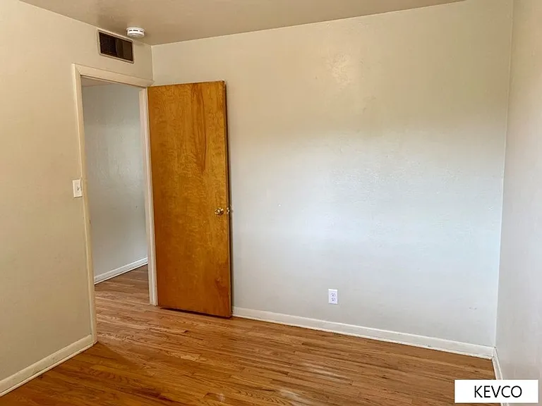 1044 Montview Rd — Photo 12