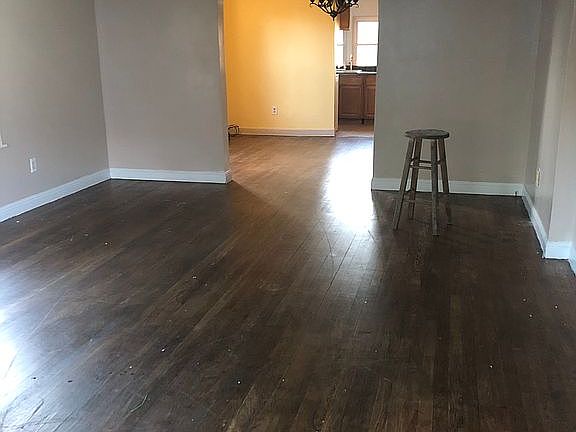 5th image of 109 Truman Ave