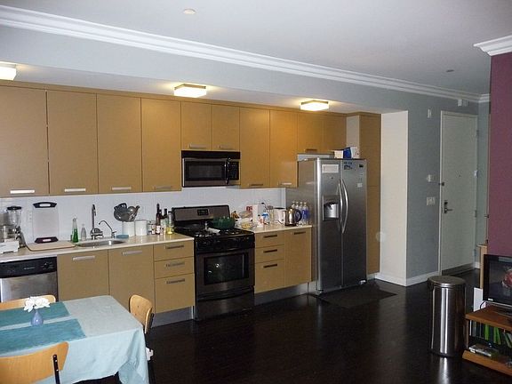 4th image of 217 S Marengo Ave Unit 207