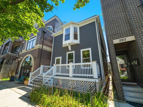 2215 W Roscoe St, Chicago, IL 60618