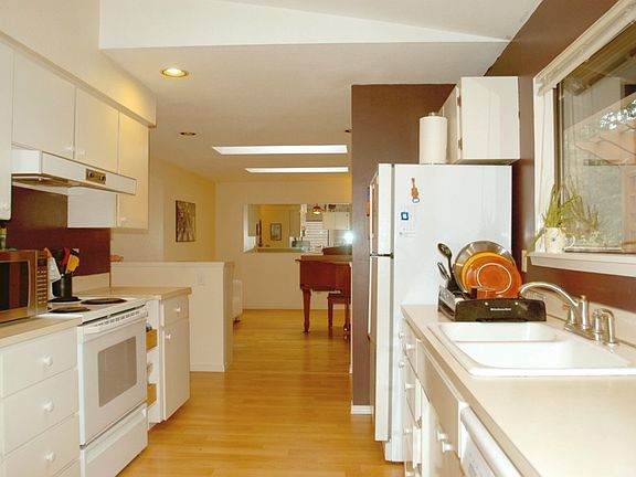 5th image of 16500 191st Pl NE