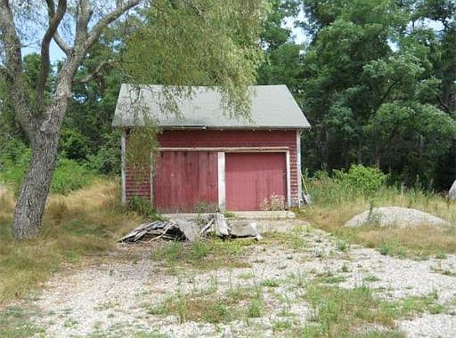 2nd image of 345 Carriage Shop Rd