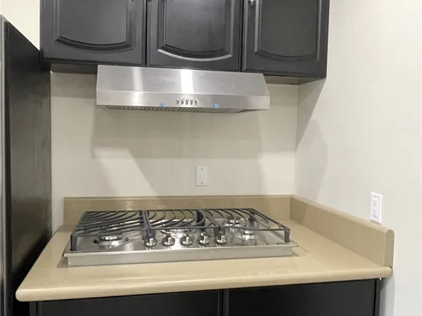 5700 Etiwanda Ave, Tarzana, CA