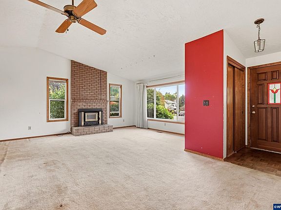 5th image of 3738 SW 16th Ct