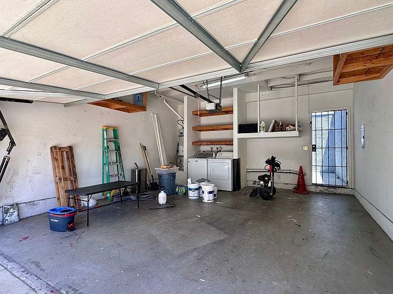 9939 Topanga Canyon Blvd — Photo 77