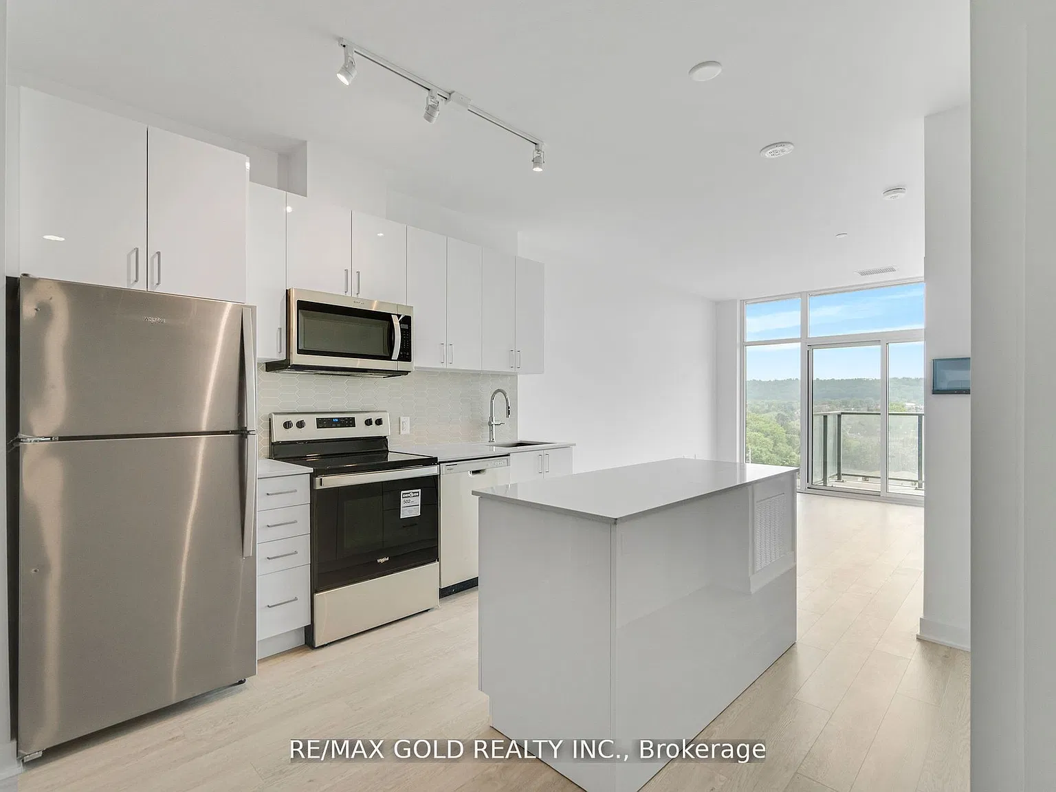 2 bed, $1,899 — Photo 2