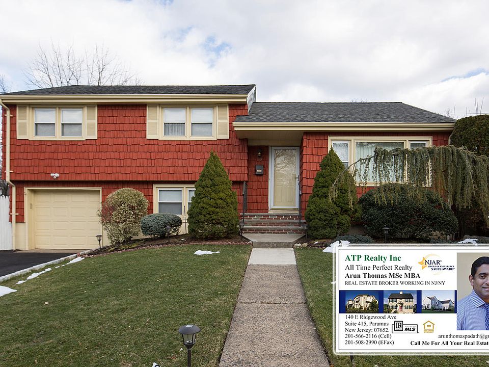 3 Bedroom 2.5 Bathroom S/L