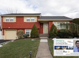 35 Stratford Rd, Dumont, NJ 07628