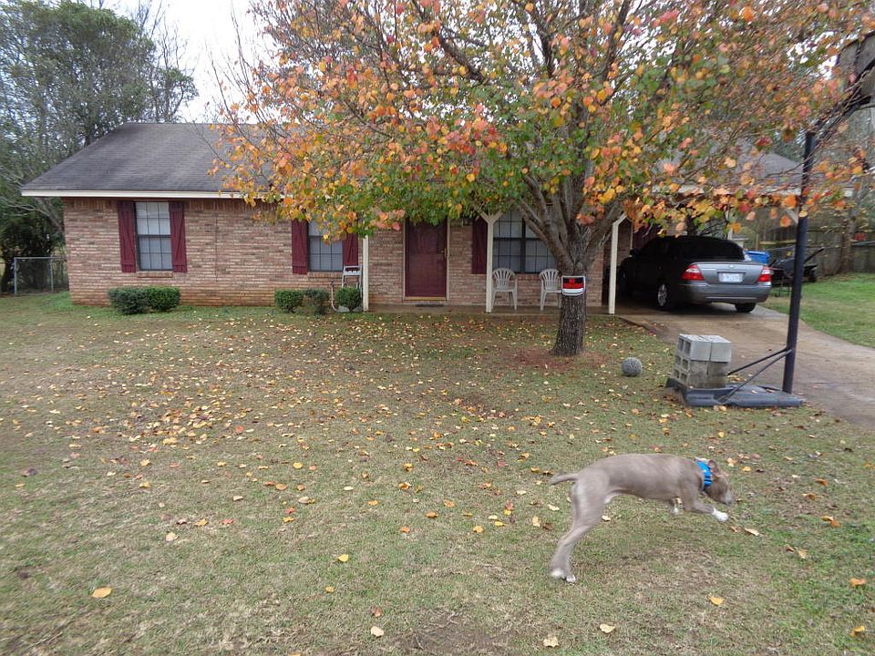 1st image of 89 Carolyn Dr