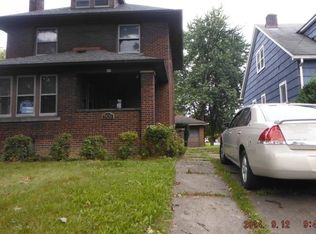 906 N Main St, Niles, OH