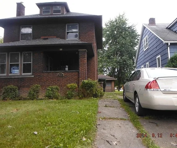 906 N Main St photo 1