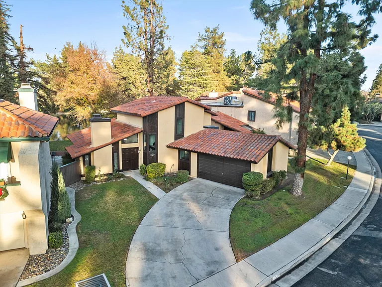 4157 Pinewood Lake Dr — Photo 37