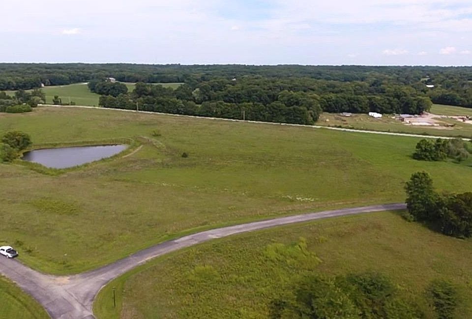 10 Gallant Fox Dr, Troy, MO 63379 MLS 22055666 Zillow