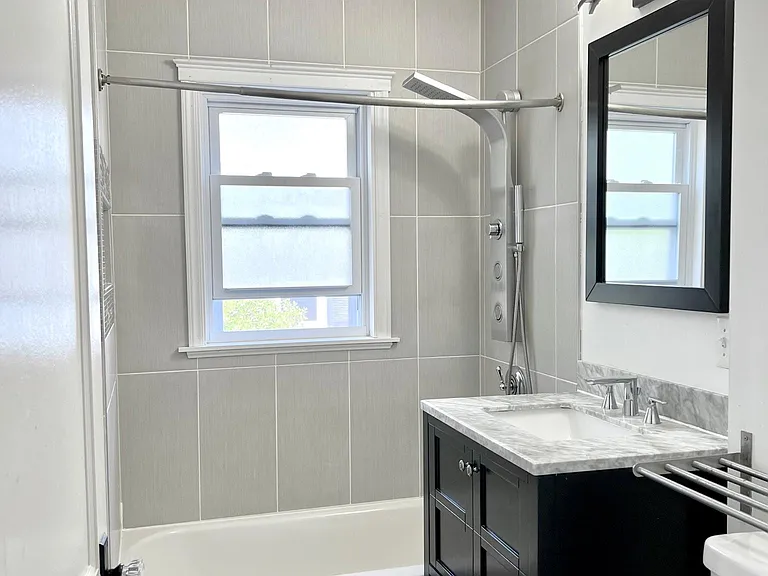181 Auburndale Ave — Photo 11