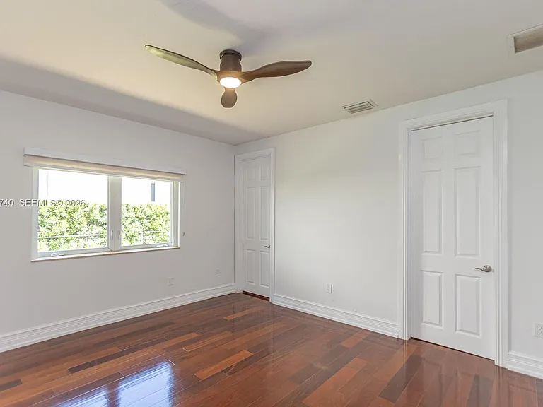 425 N Shore Dr — Photo 21