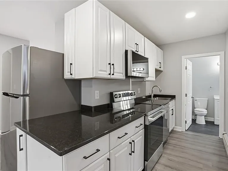 188 Division St #2R — Photo 7