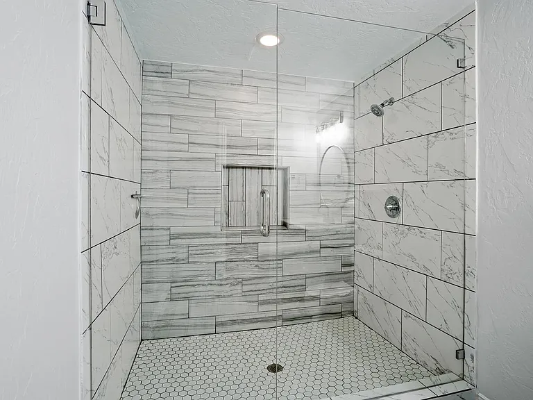 122 Hollywood Ave — Photo 14