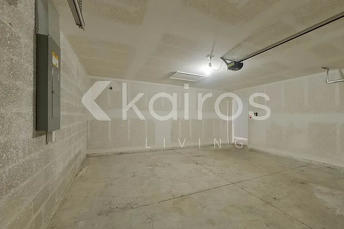 4204 E 5th St — Photo 23