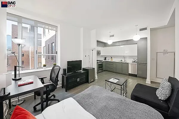 Rented by RELO REDAC INC. | media 7